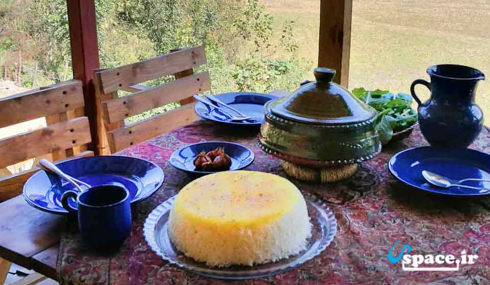 غذای محلی در اقامتگاه بوم گردی خوش نشین -امامزاده هاشم بالابراگور- رشت- گیلان